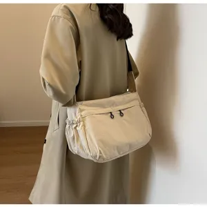 Moderna borsa a tracolla in nylon casual di grande capacità, leggera e versatile.
