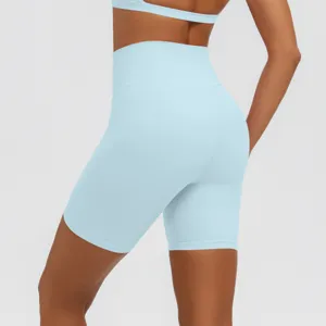 Shorts da yoga a vita alta da donna, design contenitivo traspirante, abbigliamento fitness azzurro.
