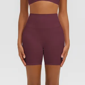 Vista dettagliata pantaloncini yoga vita alta, abbigliamento sportivo elastico senza cuciture gym.