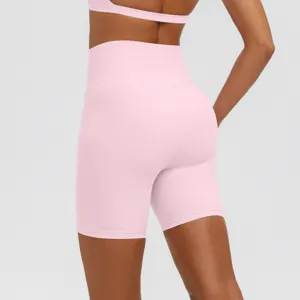 Shorts yoga vita alta donna traspirante fitness pantaloncini sportivi push up dettaglio.