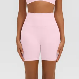 Pantaloncini da yoga rosa vita alta dettaglio, comodo abbigliamento sportivo donna.