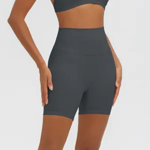 Pantaloncini yoga vita alta dettaglio, pantaloncini fitness traspiranti per donna sport.