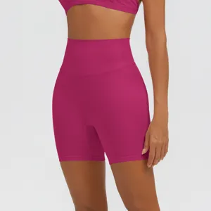 Pantaloncini sportivi da yoga a vita alta senza cuciture per fitness e allenamento.