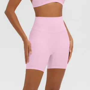 Pantaloncini da yoga rosa vita alta, abbigliamento fitness elastico dettaglio.