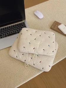 Korean quilted embroidered 14-inch laptop sleeve, lightweight minimalist cream yellow protector