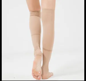 Calze a compressione al ginocchio ad alta elasticita per supporto gambe vista dettaglio