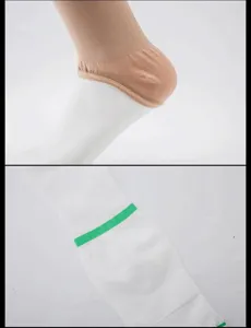 Vista dettagliata delle calze compressive mediche, calze elastiche per la circolazione delle gambe.