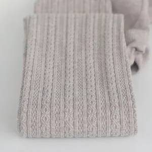Cómodos leotardos de punto de ochos en gris avena para mujer, leggings térmicos de invierno.