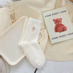 Dikke warme pluche wintersokken voor vrouwen met schattig konijnenborduurwerk middelhoog