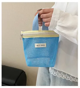 Tragbare blaue Netztasche Kosmetiktasche mit gelbem Reißverschluss, Süßigkeitenfarbe.