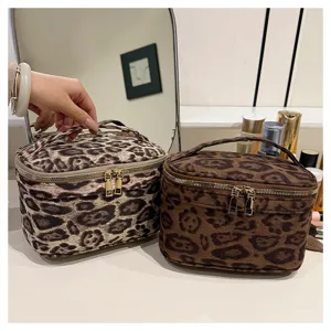 Leopard print cosmetic bag large capacity portable makeup organizer travel toiletry bag