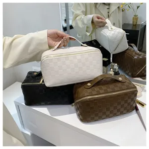Large capacity checkered cosmetic bag portable makeup organizer travel toiletry pouch for women detail view