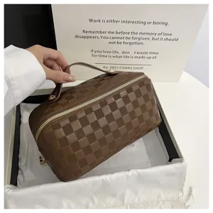 Large Capacity Checkerboard Cosmetic Bag PU Leather Portable Travel Makeup Pouch Toiletry Organizer Bag For Women