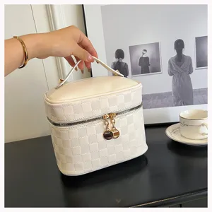 White PU Leather Cosmetic Bag Portable Travel Makeup Organizer Chic Vanity Case with Top Handle
