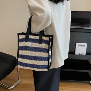 Borsa per Cosmetici in Paglia Intrecciata Grande Capacità Borsa da Toeletta a Righe Elegante Organizer per Trucco da Viaggio