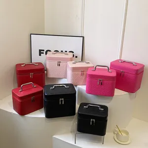 Bolsa de maquillaje acolchada de cuero PU gran capacidad organizador de cosméticos caja