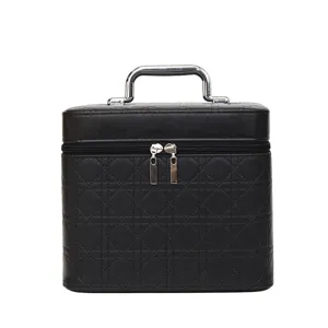 Maletín de maquillaje negro de piel PU con asa, gran caja de almacenamiento útil.
