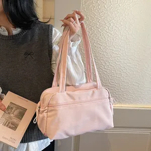 Sac cabas bandoulière élégant en nylon rose pour femme, grand sac à main quotidien.