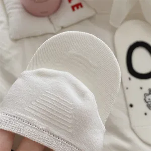Chaussettes invisibles antidérapantes blanches, coton respirant printemps été chaussettes de sport