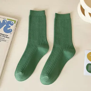 Green ribbed crew socks for women, classic solid color knit mid-calf cotton socks dailywear