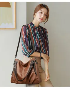 Sac cabas souple vintage en cuir pour femme, grand sac à épaule décontracté et élégant.