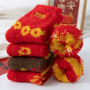 Damen Winter Verdickte Korallenfleece Mittelhohe Socken Neujahr Rot Segen Warm Boden Socken Casual Zuhause Socken