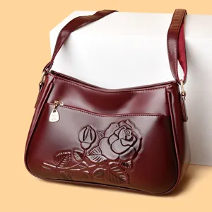 Elegante bordeauxrode schoudertas voor dames met in reliëf gemaakte roos, PU lederen tas.