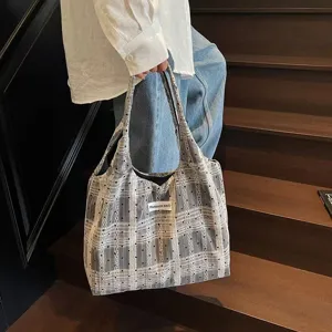 Borsa shopper in tela a quadri e pois, grande borsa a spalla elegante per ogni giorno.