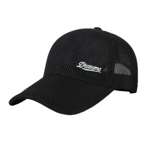 Berretto da baseball in rete nera da uomo, cappello estivo traspirante con visiera curva e logo.