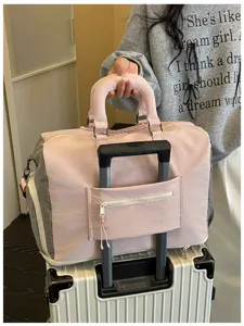 Große Reise-Duffeltasche mit Trolley-Schlaufe und Nass-Trocken-Trennung für Fitness.