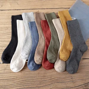 Chaussettes mi-côtes côtelées tendance pour femmes, chaussettes chaudes et colorées automne hiver.