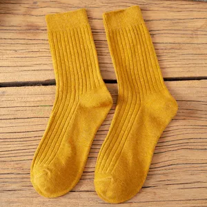 Chaussettes mi-hautes unies jaunes pour femmes décontractées tricot côtelé mode confort