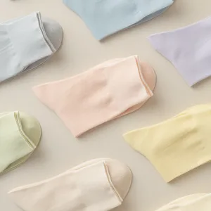 Women's Casual Pure Color Comfy Cotton Crew Socks Basic Solid Color Seamless Soft Breathable Daily Socks