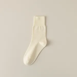 Solid color minimalist women's mid-tube cotton socks, comfortable daily wear basic socks.