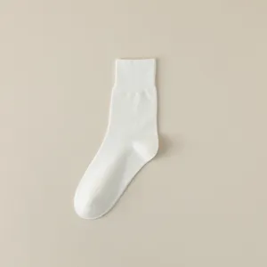 Solid color white mid-tube combed cotton women's socks, soft, breathable, and comfortable.