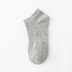 Men's grey ankle socks short cotton breathable athletic casual socks main product view!