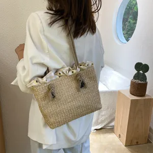 Summer straw shoulder bag for women, casual woven beach handbag with cute plaid ruffles.
