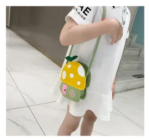 Cute cartoon mushroom house crossbody bag for girls, summer children's shoulder bag.