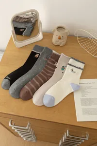Japanese style cute cartoon embroidered mid-tube socks, autumn sweet student style cotton socks.