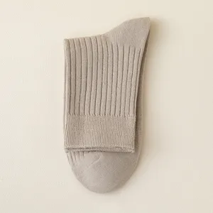 Men's casual ribbed cotton socks in solid color, classic mid-calf length daily wear.