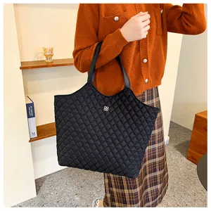 Black quilted tote bag women large capacity oxford cloth shoulder commuting bag fall winter fashion