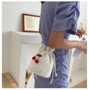 Joli sac seau en toile à motif floral pour femmes, sac bandoulière élégant décontracté quotidien.