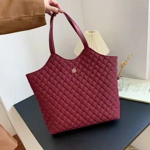 Quilted Tote Bag for Women Large Capacity Stylish Wine Red Shoulder Bag Daily Commute