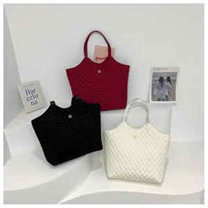 Quilted tote bag for women, large capacity shoulder bag, stylish casual puffer shopper bag.