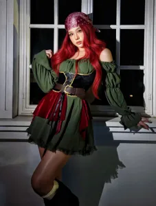 Medieval retro pirate captain dress for women, perfect for Halloween and stage performances.