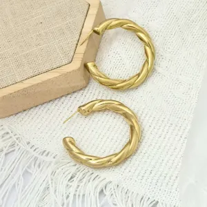 Vergoldete gedrehte Creolen für Damen, Edelstahl Retro minimalistischer Schmuck.