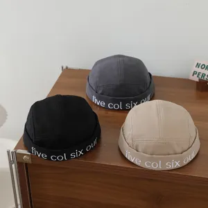 Kinder Vintage Docker Cap in bunten Farben Seemannshut Streetwear Mütze Detailansicht.