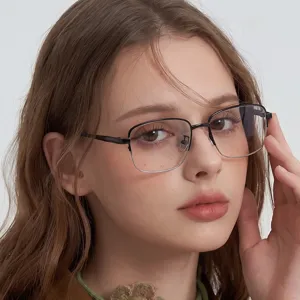 Modische quadratische Blaulichtfilter Brille für Damen, klares Glas, für Büro und Alltag.