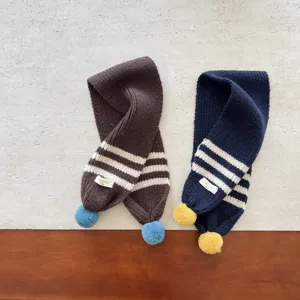 Sciarpa in maglia per bambini con righe, scalda collo caldo e morbido per neonati e bambine.