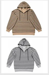 Dettaglio felpa con cappuccio a righe casual con mezza zip e maniche lunghe confortevoli.
